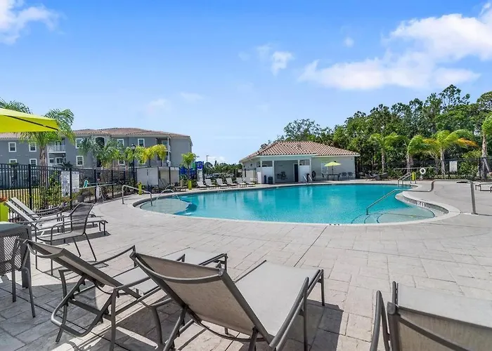 Luxe 1Br/1Ba: Dive, Rest, Explore. Book Now!